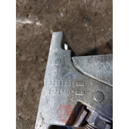 Кронштейн полукрыла (труба) Volvo FH 4 732456 (851)-2