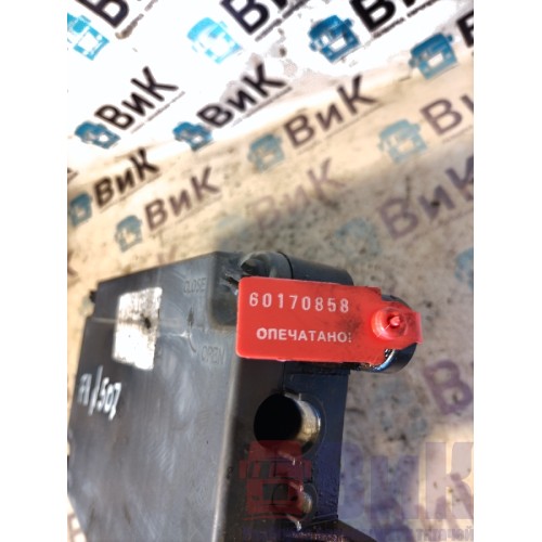 Коробка распределительная Volvo FH 4 732456 с предохранителями (858)-1