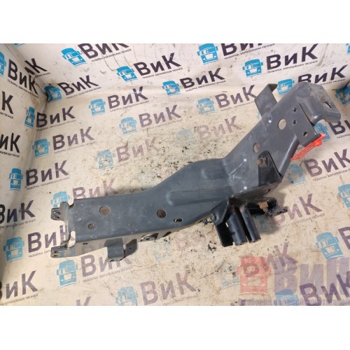 Кронштейн противотуманной фары Volvo FH 4 732456 RH (757)-1