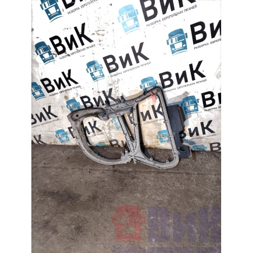 Кронштейн глушителя/крыла Volvo FH 4 732456 RH (733)