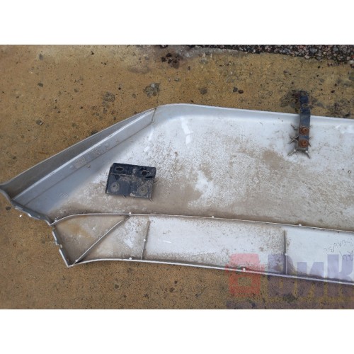 Спойлер кабины Volvo верхний (724)-8