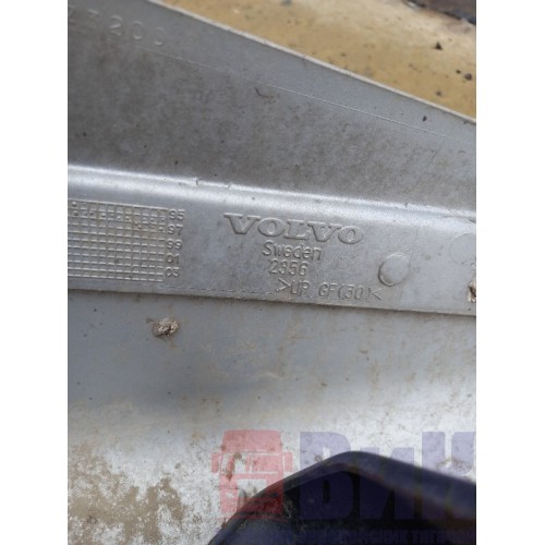 Спойлер кабины Volvo верхний (724)-7