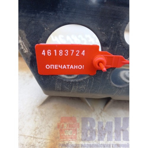 Спойлер кабины Volvo верхний (724)-6