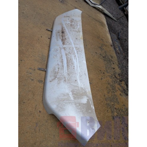 Спойлер кабины Volvo верхний (724)-4