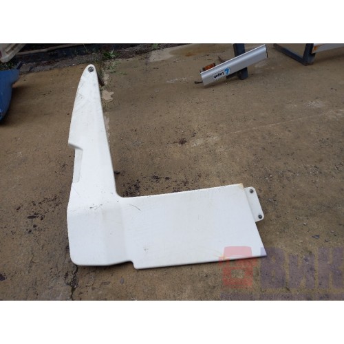 Спойлер кабины Volvo угол верхняя часть RH (725)