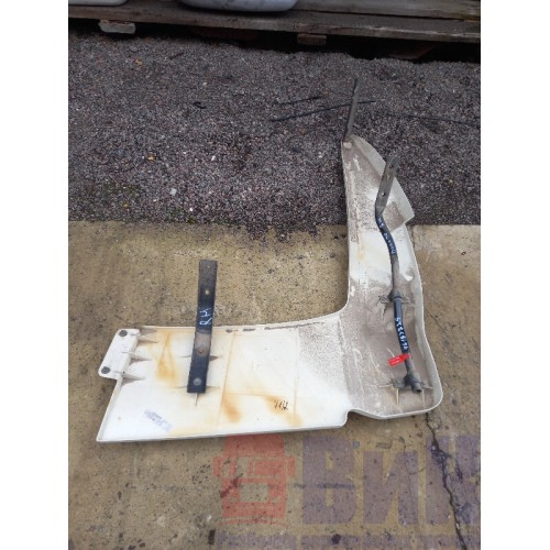 Спойлер кабины Volvo угол верхняя часть RH (725)-11