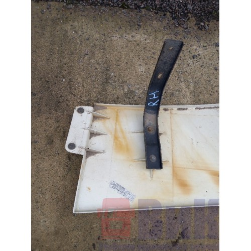 Спойлер кабины Volvo угол верхняя часть RH (725)-9