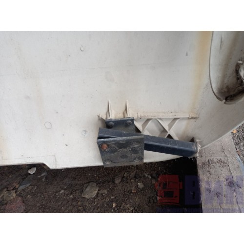 Спойлер кабины Volvo верхний с деф. (738)-10