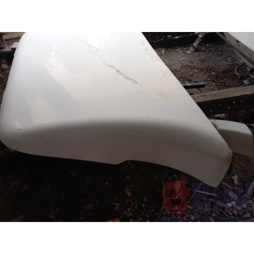 Спойлер кабины Volvo верхний с деф. (738)-3