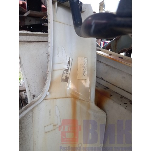 Спойлер кабины Volvo верхний с деф. (738)-4