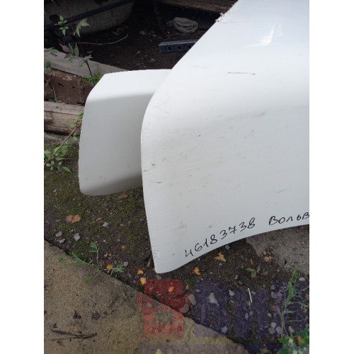 Спойлер кабины Volvo верхний с деф. (738)-5