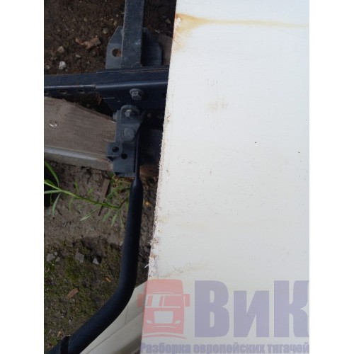 Спойлер кабины Volvo верхний с деф. (738)-19