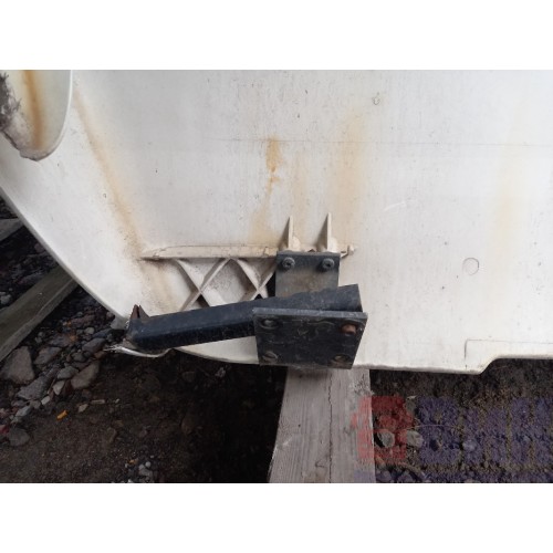 Спойлер кабины Volvo верхний с деф. (738)-11