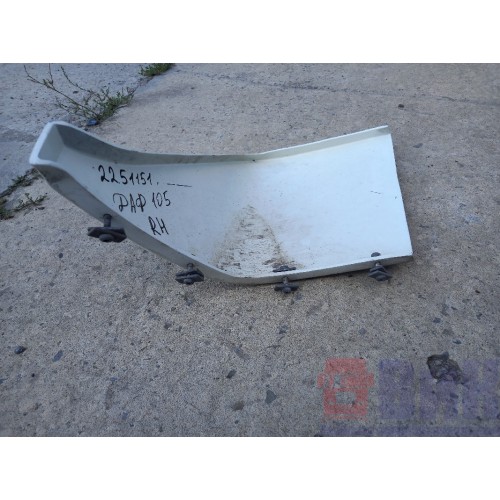 Спойлер кабины DAF 105 угол верхний RH (151)-4