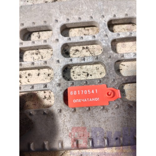 Накладка на нижнюю подножку DAF 105 XF 943531 (541)-3