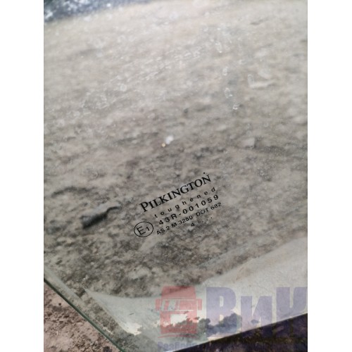 Стекло двери (основное) MAN TGA 458073 RH неориг. (421)-1