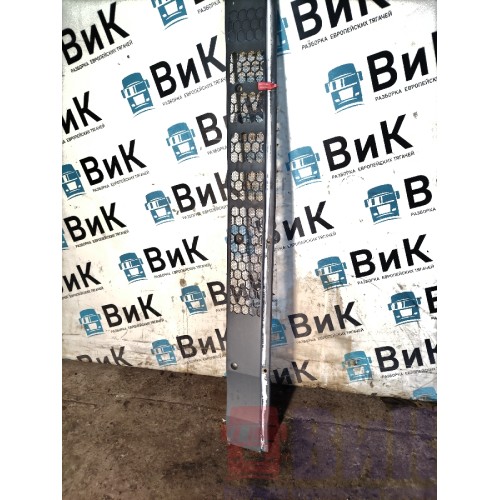 Решетка воздухозаборника MAN TGA 458073 ш.к. с мел.деф. (145)