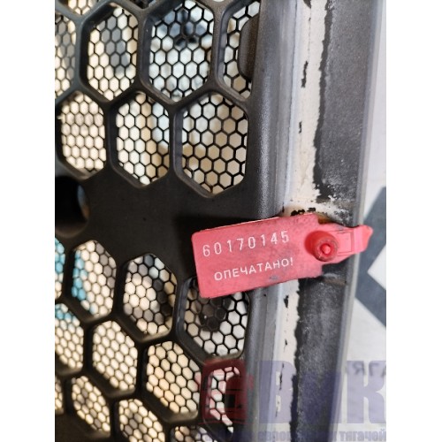 Решетка воздухозаборника MAN TGA 458073 ш.к. с мел.деф. (145)-3