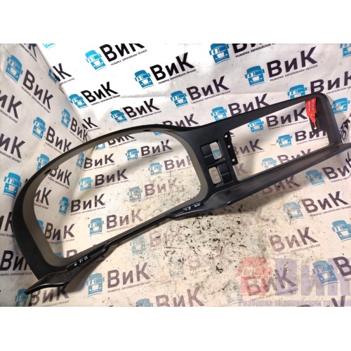 Накладка на панель приборов MAN TGX 18 440 032053 (216)