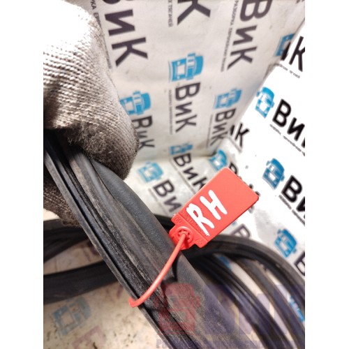 Уплотнительная резинка двери MAN TGX 18 440 032053 RH (222)-1