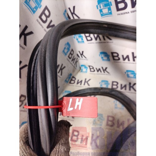 Уплотнительная резинка двери MAN TGX 18 440 032053 LH (223)-1
