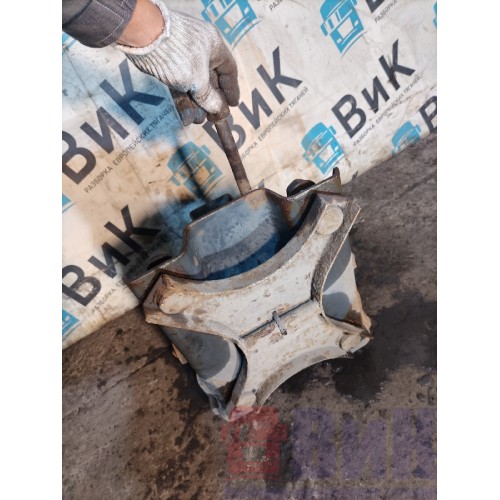 Кронштейн запасного колеса DAF 85 CF 935508 (103)-1