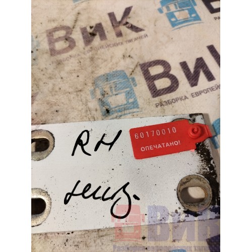 Петля двери DAF 85 CF 935508 нижняя RH (010)-1