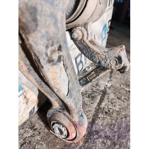 Торсион кабины DAF 85 CF 935508 в сборе с кронштейнами (329)-3