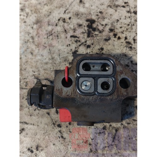 Клапан давления топлива DAF 85 CF 935508 обратный 5.3bar (518)-1