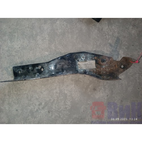 Кронштейн подножки Mercedes Actros MP4 717724 RH (740)