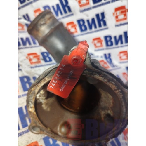 Патрубок термостата Renault T430 007618 DTI 11 с крышкой (944)-3