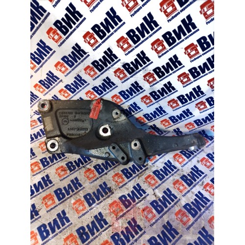 Кронштейн двигателя Renault T430 007618 DTI 11 передний RH (890)