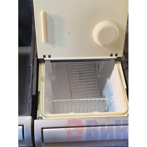 Холодильник DAF 105 991137 в сборе с салазками и ящиком (628)-3