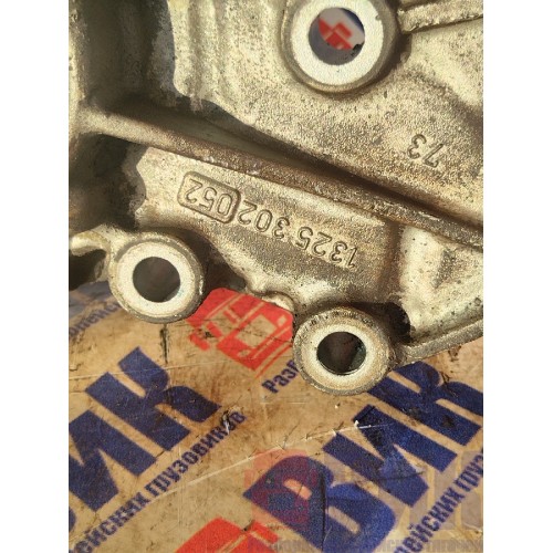 Крышка КПП DAF 105 961218 12S2333 ZF передняя с насосом (430)-2