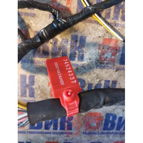 Проводка двери DAF 105 946058 LH (337)-1