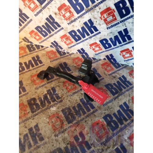 Клапан регулировки руля DAF 105 946058 с кронштейном (354)