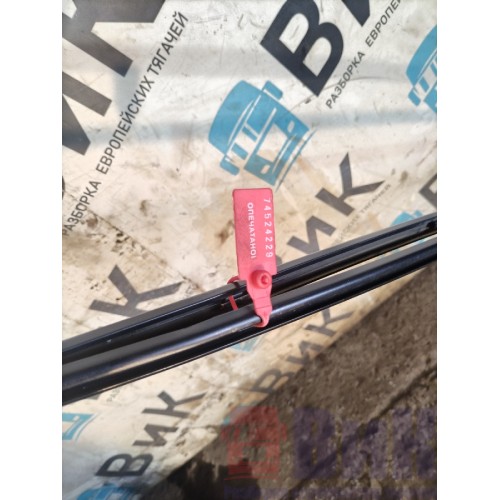 Направляющая шторки лобового стекла DAF 105 946058 (комплект из 2-х шт) (229)-2