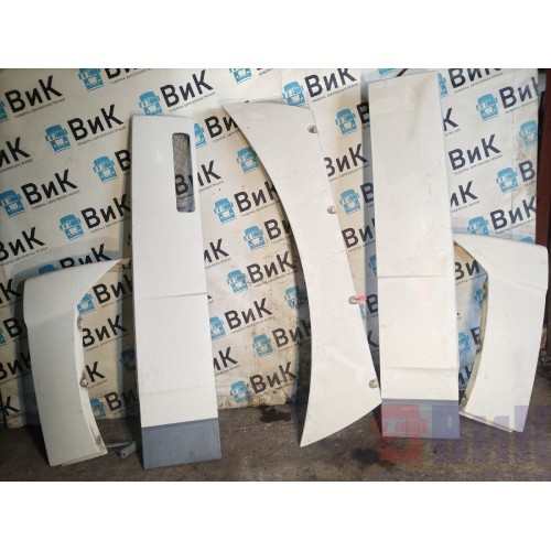 Спойлер кабины DAF 105 946058 комплект с деф. (377)(378)(379)(376)(371)