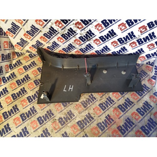 Накладка передней стойки Renault T 002550 (210)-2