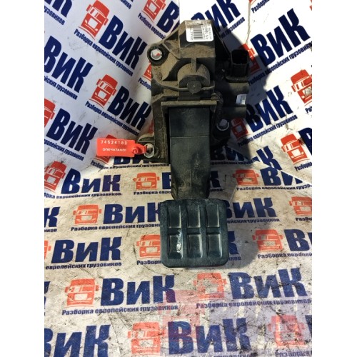 Педаль газа Renault T 002550 (189)