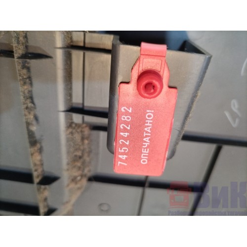 Накладка инструментального ящика Renault T 002550 (282)-1