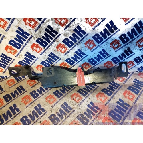 Кронштейн обшивки двери Renault T 002550 RH (042)