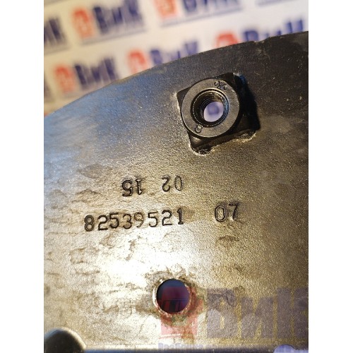 Кронштейн обшивки двери Renault T 002550 RH (042)-1