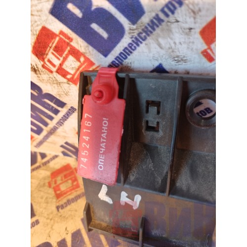 Кронштейн жабо Renault T 002550 LH (167)-3