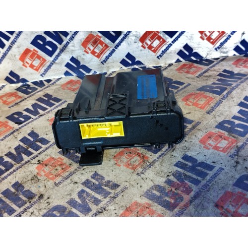 Блок управления замком двери Renault T 002550 (219)-1