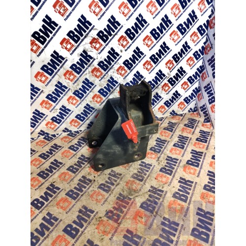 Кронштейн замка кабины Renault T 002550 LH (062)