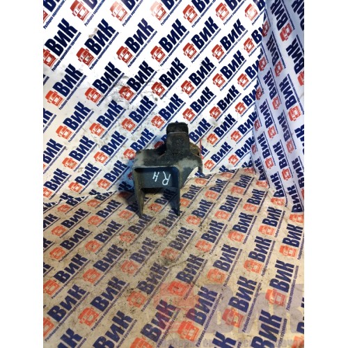 Кронштейн замка кабины Renault T 002550 RH (063)