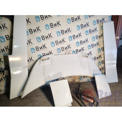 Спойлер кабины Renault T 002550 комплект с деф-ми (047)(050)(044)(048)(049)