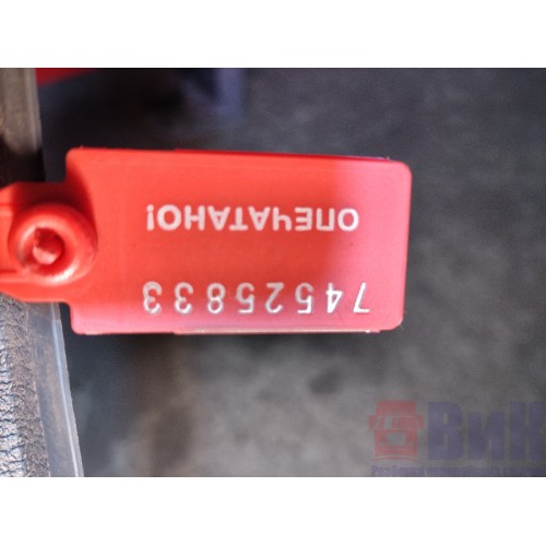 Накладка на стойку стекла Volvo FH 13 103098 внутренняя LH (833)-1