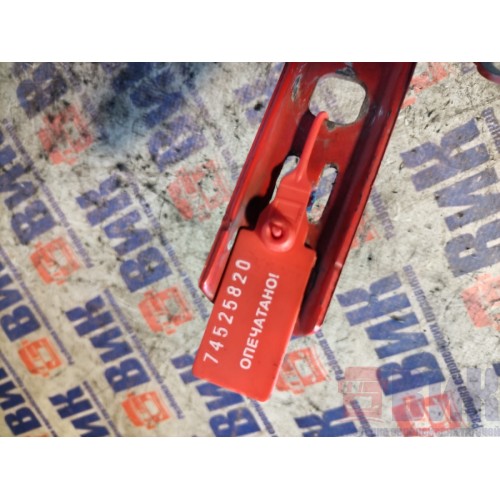 Петля крышки инструментального ящика Volvo FH 13 103098 RH (820)-2